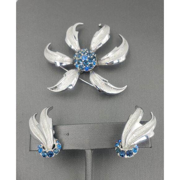 Vintage Marcel Boucher Blue Crystal Starburst Floral Brooch & Earrings Set 1950s - Picture 12 of 14